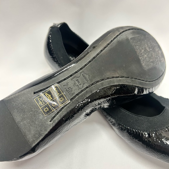 Tory Burch Black Patent Ballet Flats with Gold Logo Medallion Size 7.5 - Picture 4 of 4